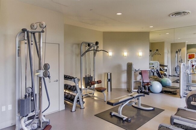 Building Photo - Beautiful 1Br/1Ba Downtown San Diego Condo In High-rise! Water Included! With Parking, Gym, Pool,...