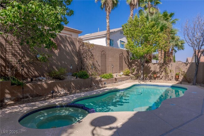 Building Photo - 2317 Sunrise Meadows Dr