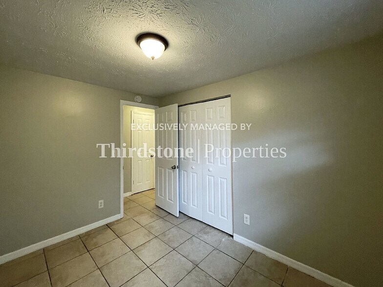 Building Photo - 2912 W 15th St