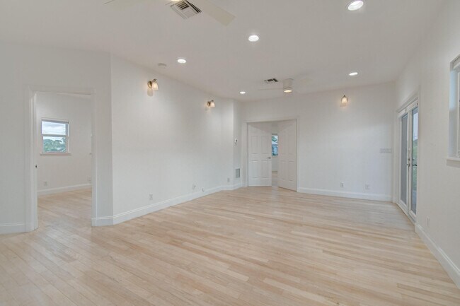 Building Photo - 21 Oceanview Dr