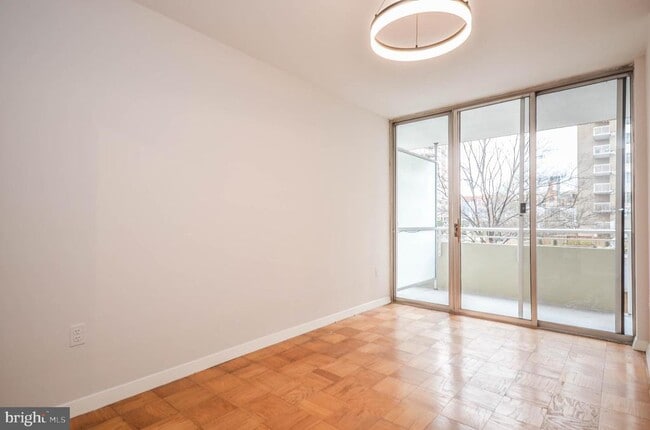 Building Photo - 3001 Veazey Terrace NW