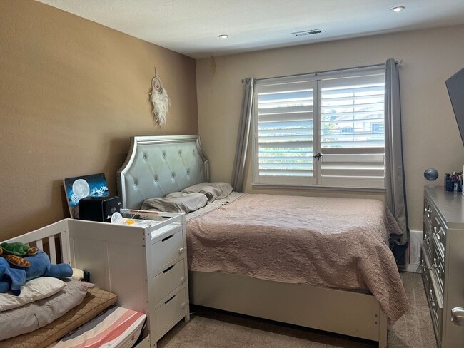 Building Photo - Spacious Home for Rent
