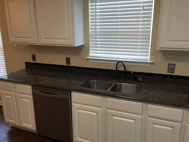 Building Photo - 512 Windsong Dr