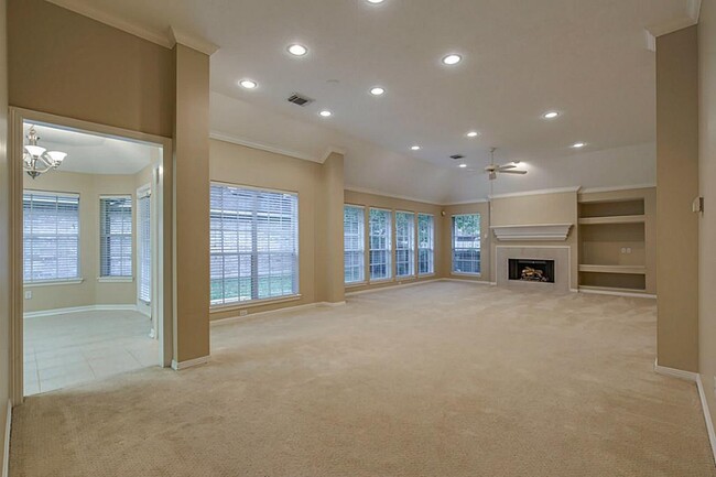 Building Photo - 50 Vista Cove Dr