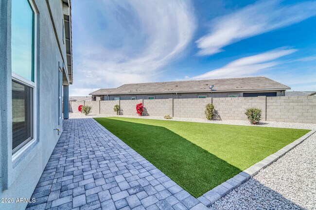 Building Photo - 10518 W Albert Ln