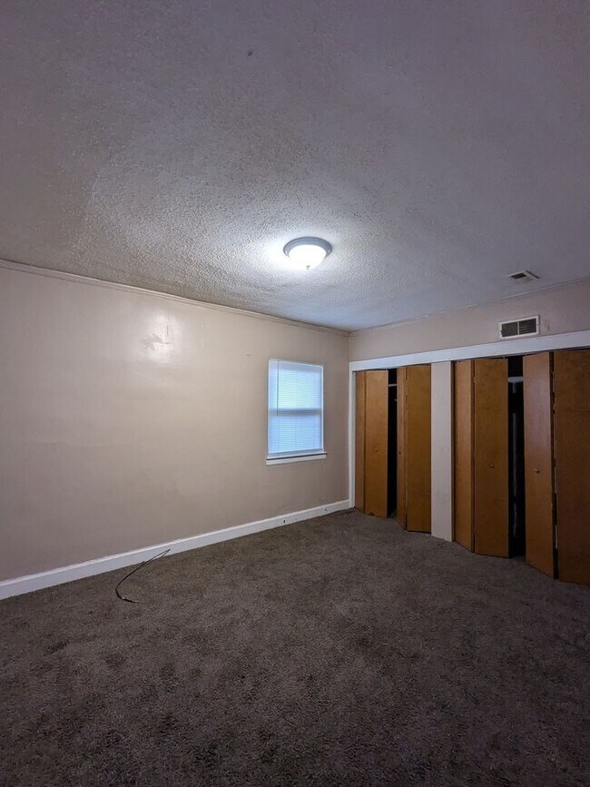 Building Photo - 17376 Kentucky St