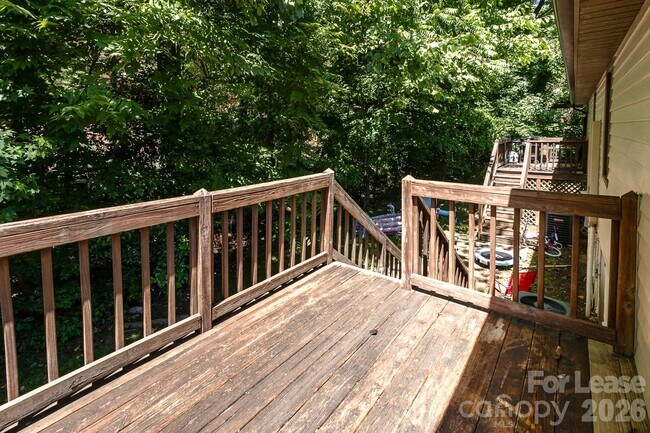 Building Photo - 3131 Vestal Pl