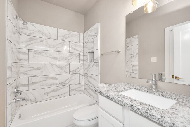 Building Photo - 3538 Noah St