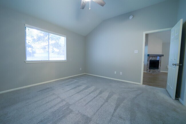 Building Photo - 117 Harbour Town Cir