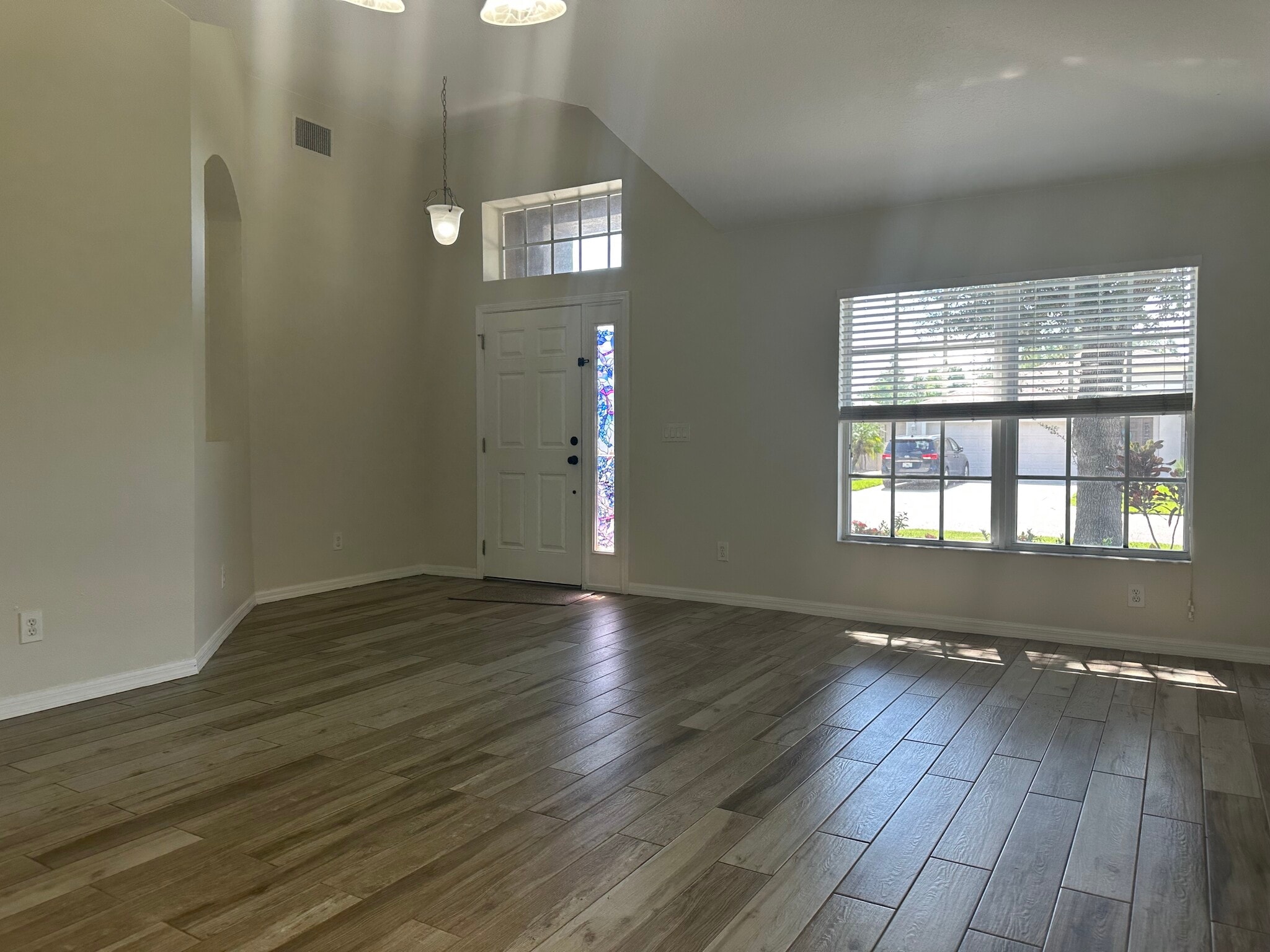 Building Photo - 3145 Dunstable Dr