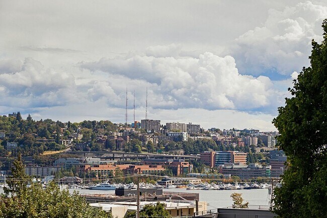 Building Photo - 1Bd/1Ba Seattle Condo