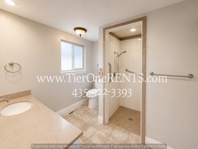 Building Photo - This property offers a NO DEPOSIT option available for qualified renters!