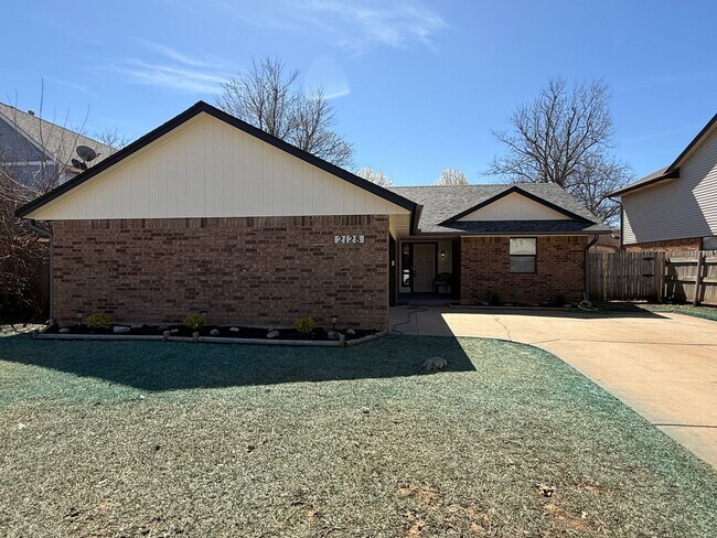 Primary Photo - Welcome to this charming 3 bedroom, 2 bath...