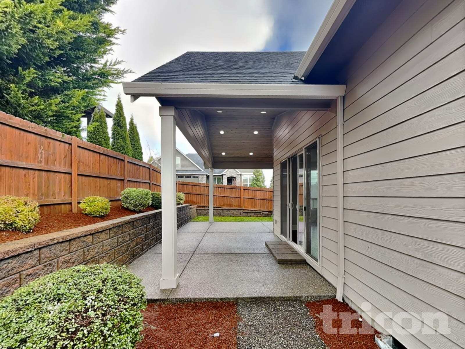 Building Photo - 2604 NE 175th St