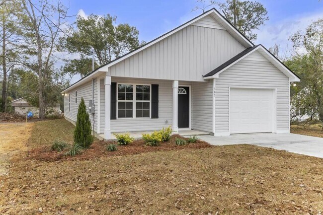 Building Photo - 303 Wright St