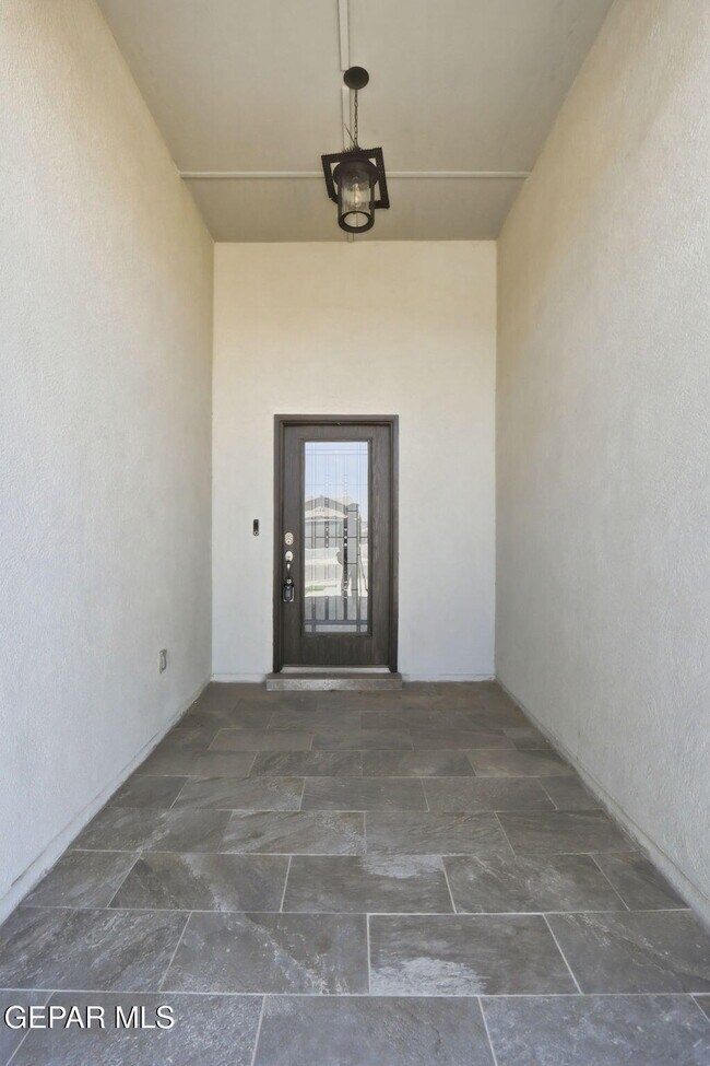 Building Photo - 13580 Lawkland St