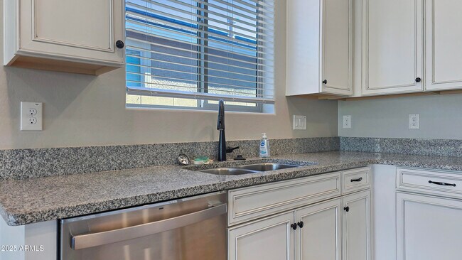 Building Photo - 18418 W Sunbelt Dr