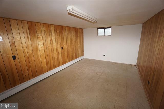 Building Photo - 135 Knoll Dr