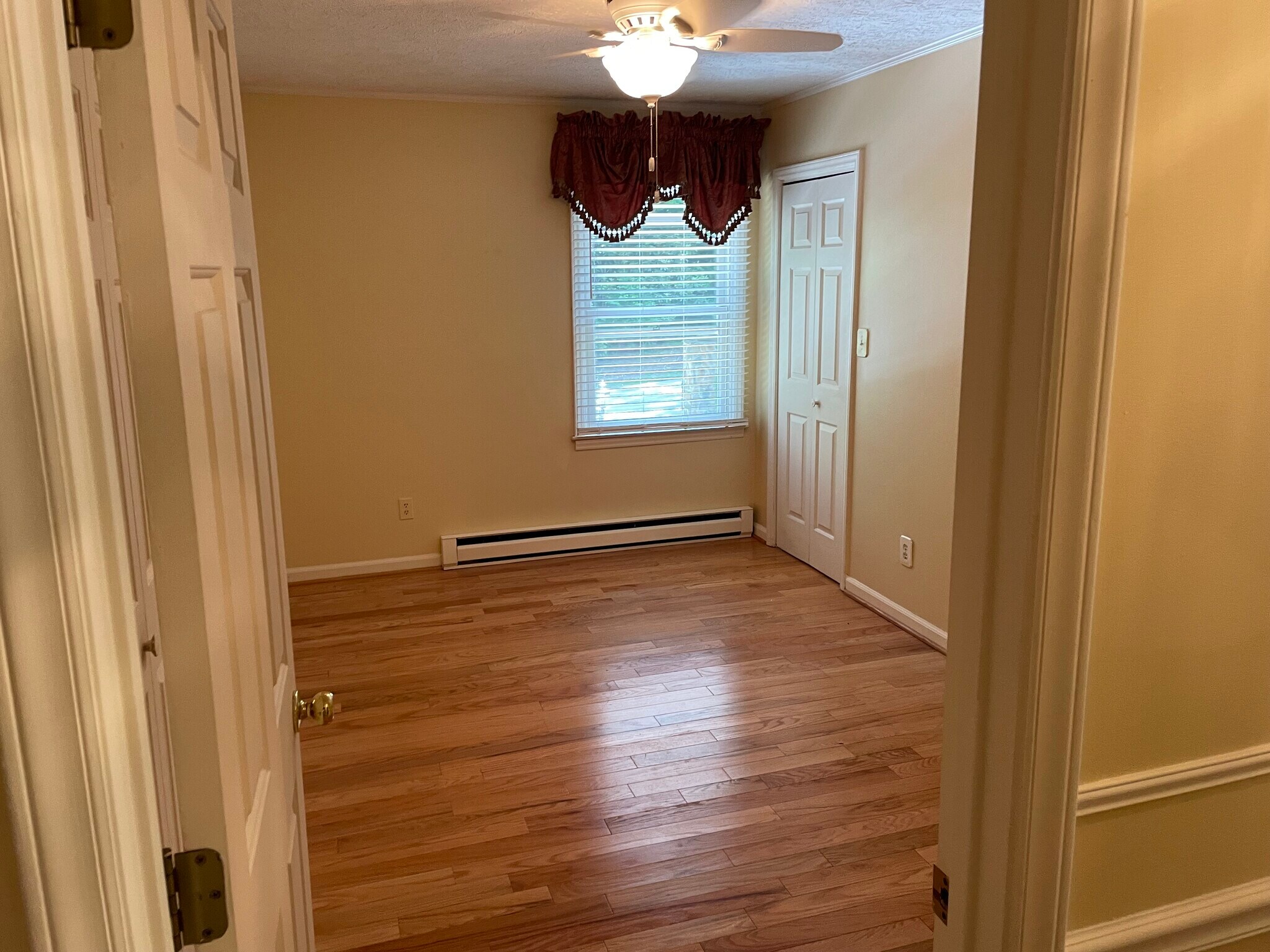 Building Photo - 283 Tanglewood Dr