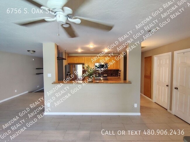 Building Photo - 6756 S Oak St