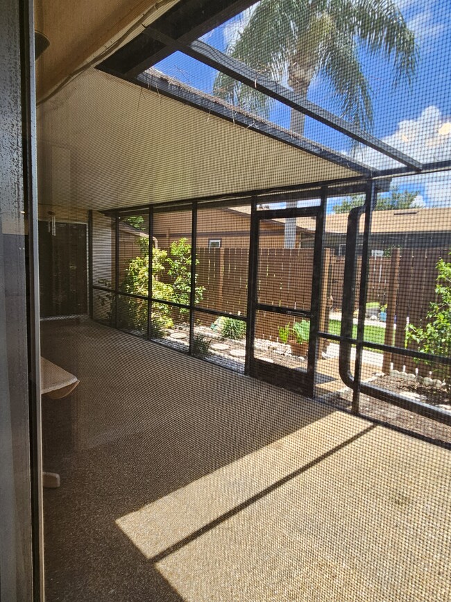 Building Photo - 15451 Crystal Lake Dr