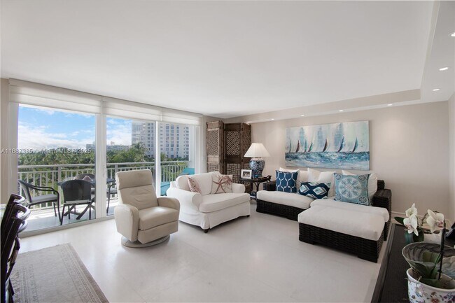 Building Photo - 613 Ocean Dr