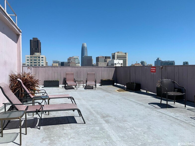 rooftop deck - 1001 Pine St