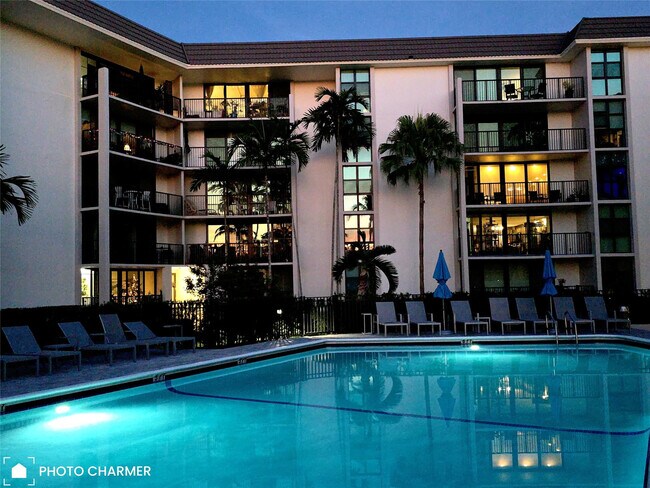 Building Photo - 1301 River Reach Dr