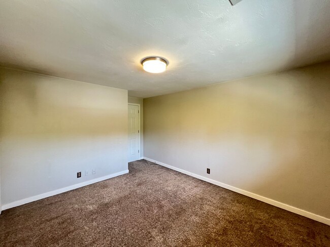 Building Photo - $300 OFF Move in Costs!  Elegant Four Bedr...