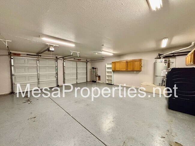 Building Photo - 13871 Oakmont Dr