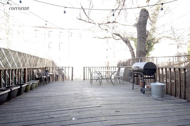 Building Photo - 181 MacDonough St