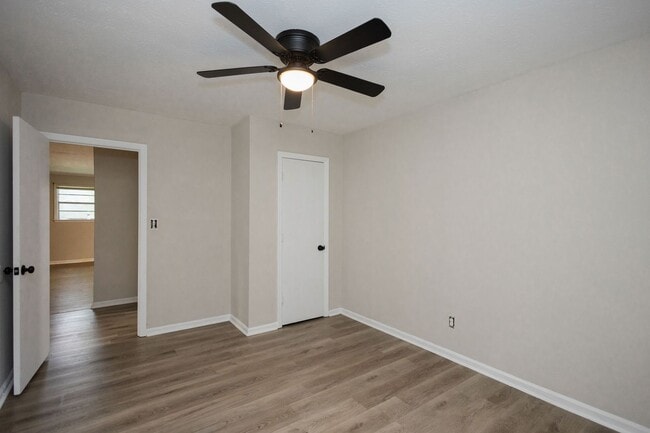 Building Photo - 1011 W Slaton Ave