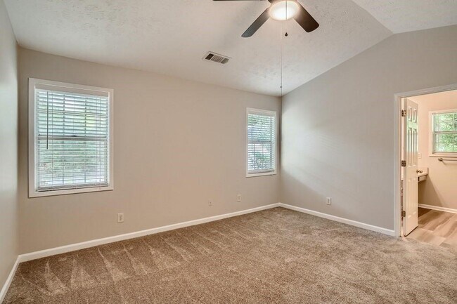 Building Photo - 4003 River Rock Way