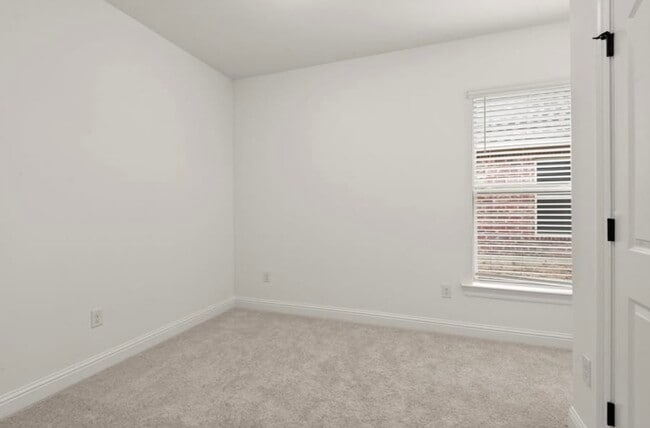 Building Photo - 9883 Richford Dr