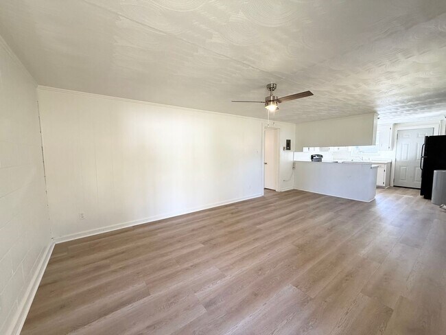 Building Photo - For Rent – $1,020/month | 2 Bed | 1 Bath