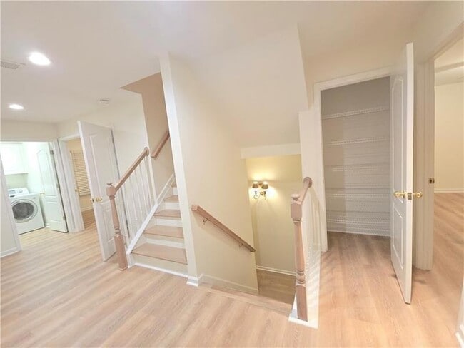 Building Photo - 12592 Waterside Dr