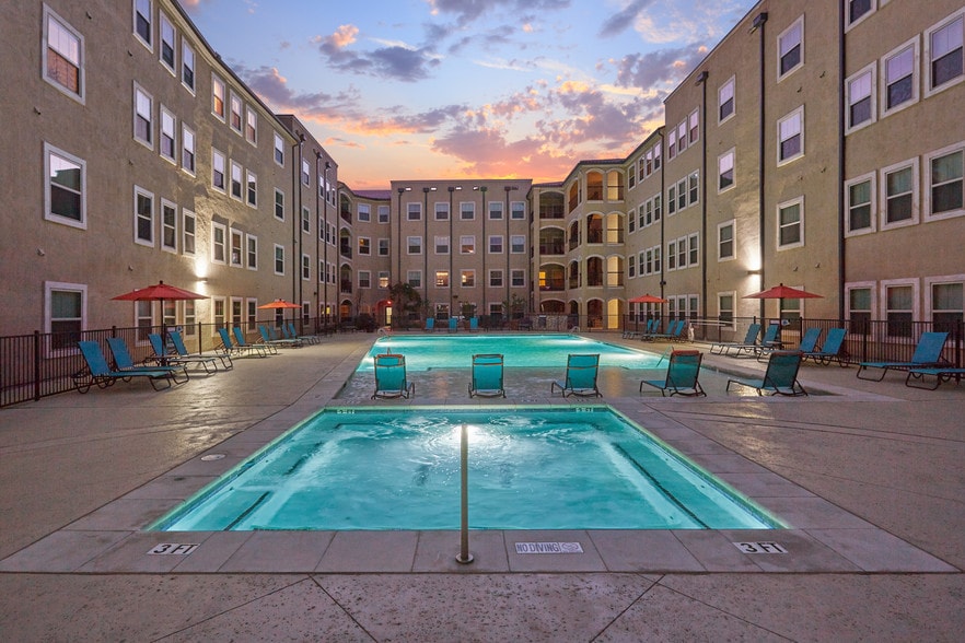 St Paul Square McKinney, TX Apartment Finder