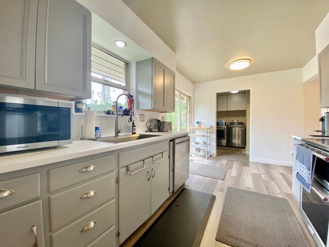 Building Photo - Charming Updated Home Across from Franklin Park and Hospital!