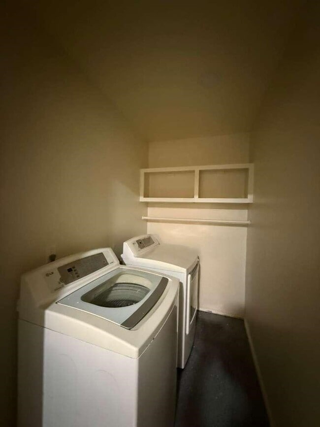 Building Photo - 22538 Market Square Ln