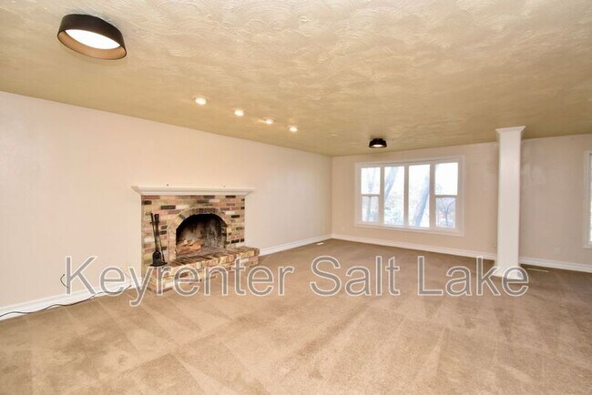 Building Photo - 9408 Turnpike Ln