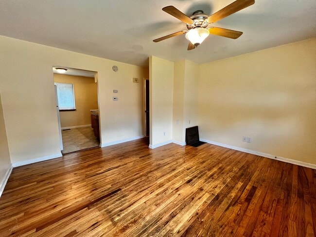 Building Photo - 2-Bedroom 1-Bathroom Duplex in West Fort Collins