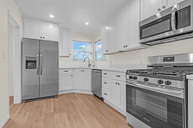 Building Photo - 4731 W 137th Pl