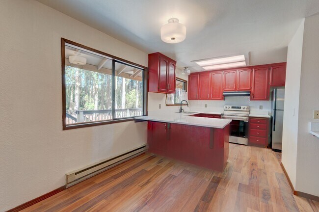 Building Photo - 1638 Fern Pl