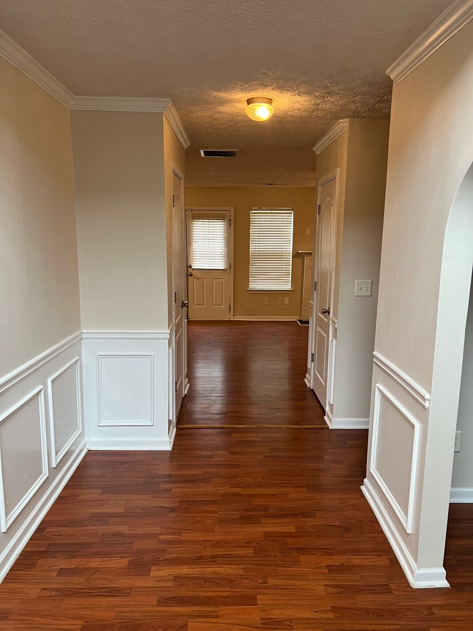 Building Photo - 827 Hannah Ct