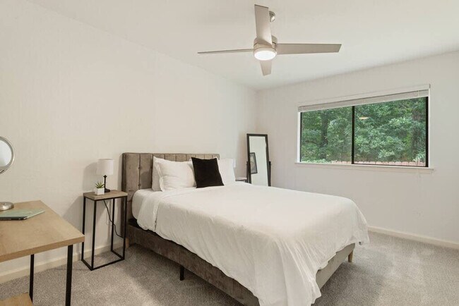 Building Photo - 802 Ramble Ln