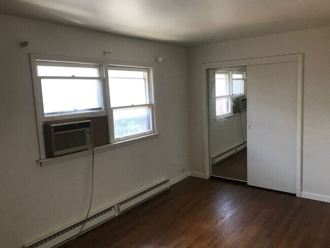 Building Photo - 2138 Hebron Ave
