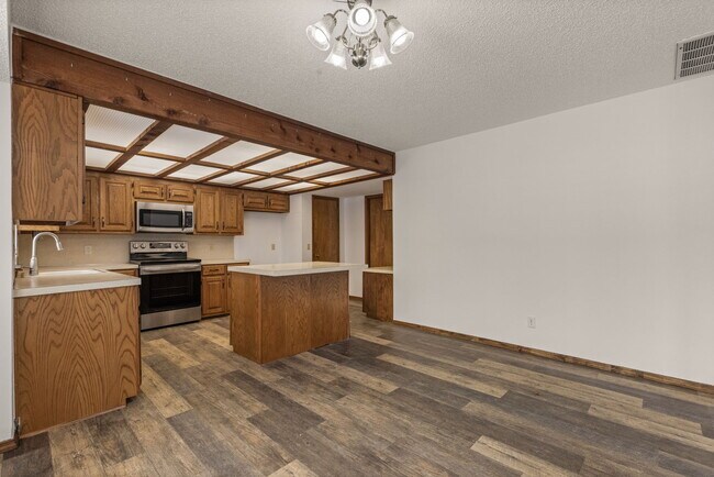 Building Photo - 630 S 276th E Ave