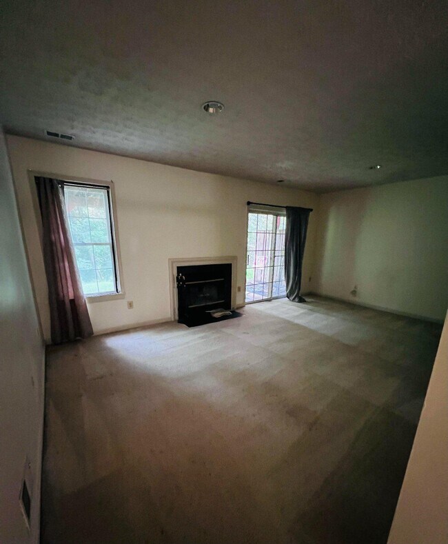 Building Photo - 8686 Manahan Dr