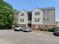 Building Photo - COMING SOON!!! Ground Floor Condo in Lake St Louis!