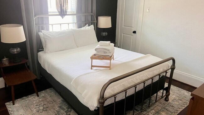 Building Photo - 5006 Hardy St